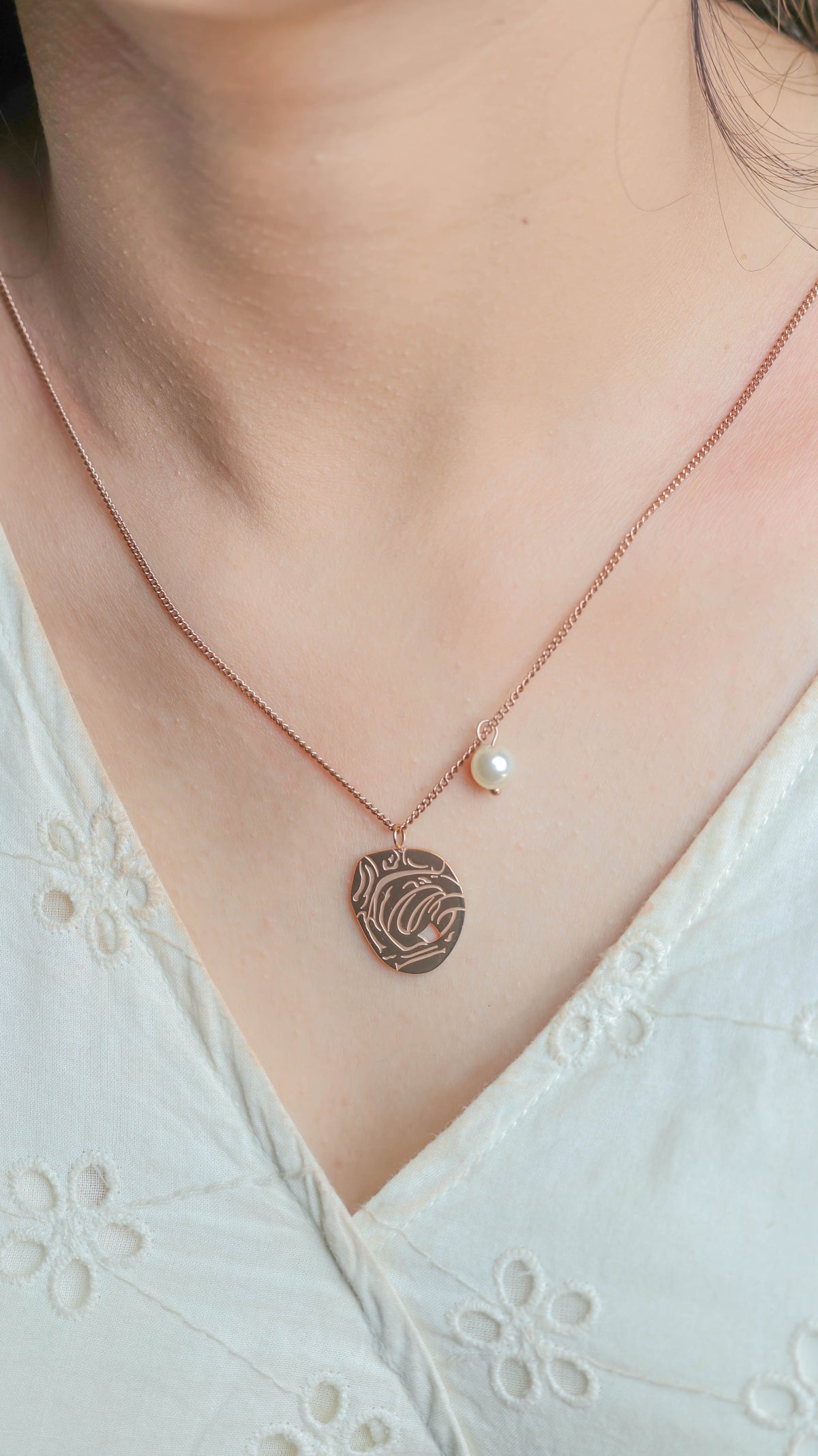 The Rose Gold Imprint Necklace