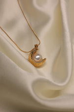 Moonbeam Pearl Necklace
