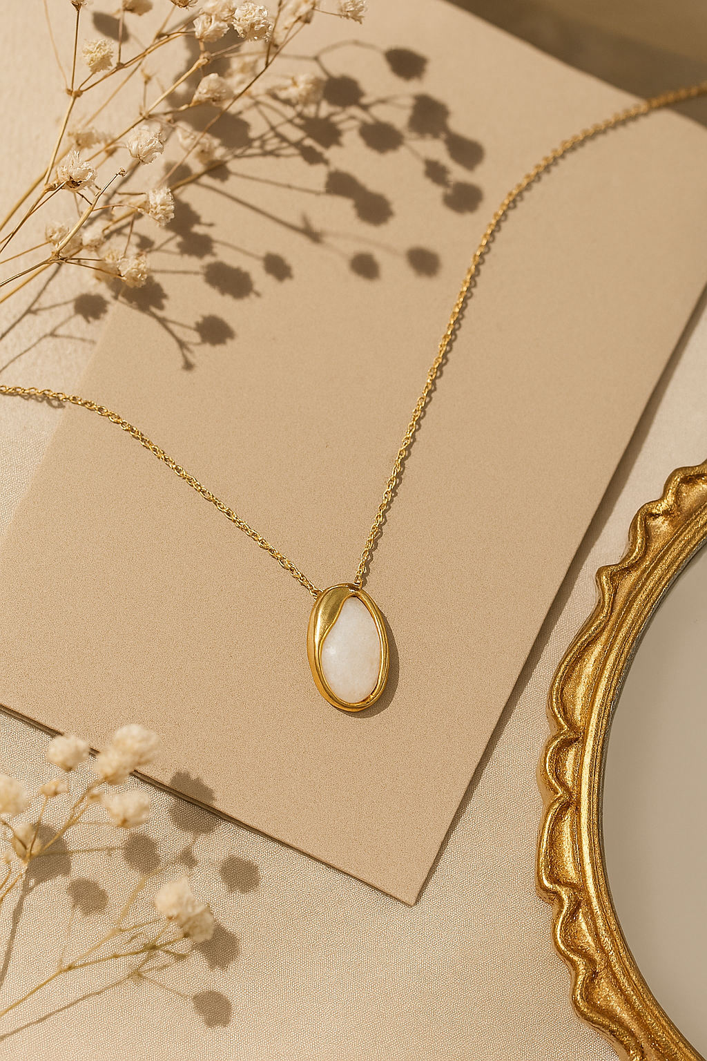Soft Glow Pendant Gold Necklace