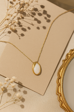 Soft Glow Pendant Gold Necklace