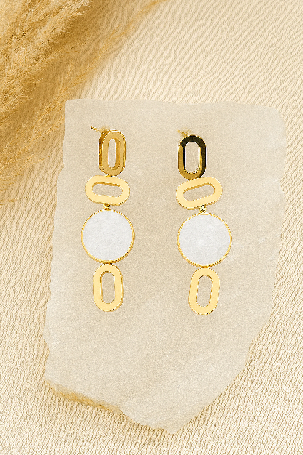 Stylish Gold Oval Link Earrings