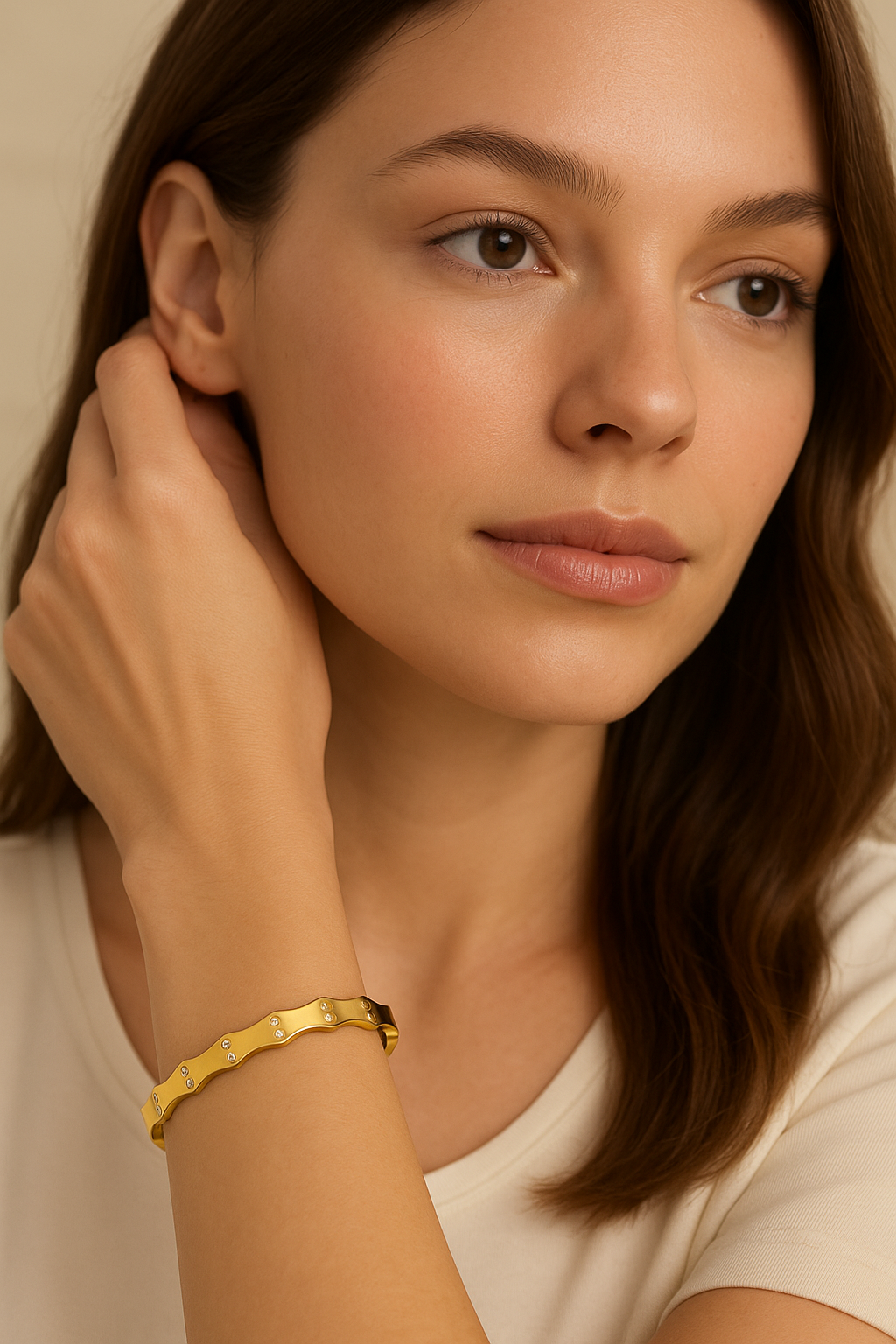 The "Quiet Luxury" Gold Bracelet