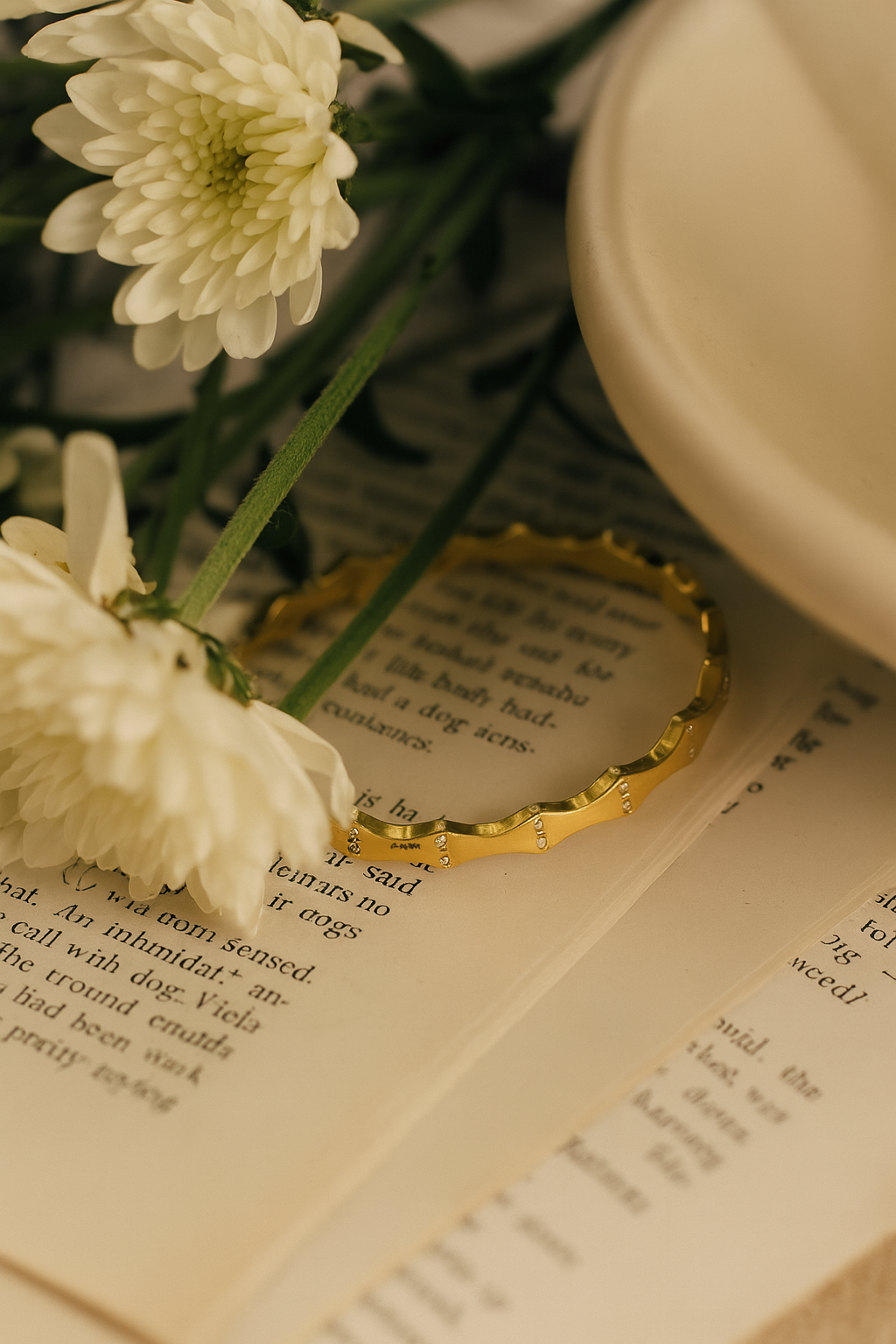 The "Quiet Luxury" Gold Bracelet