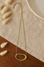 Gold elegant oval necklace