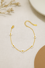 Beaded Daisy Gold Bracelet