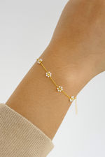 Beaded Daisy Gold Bracelet