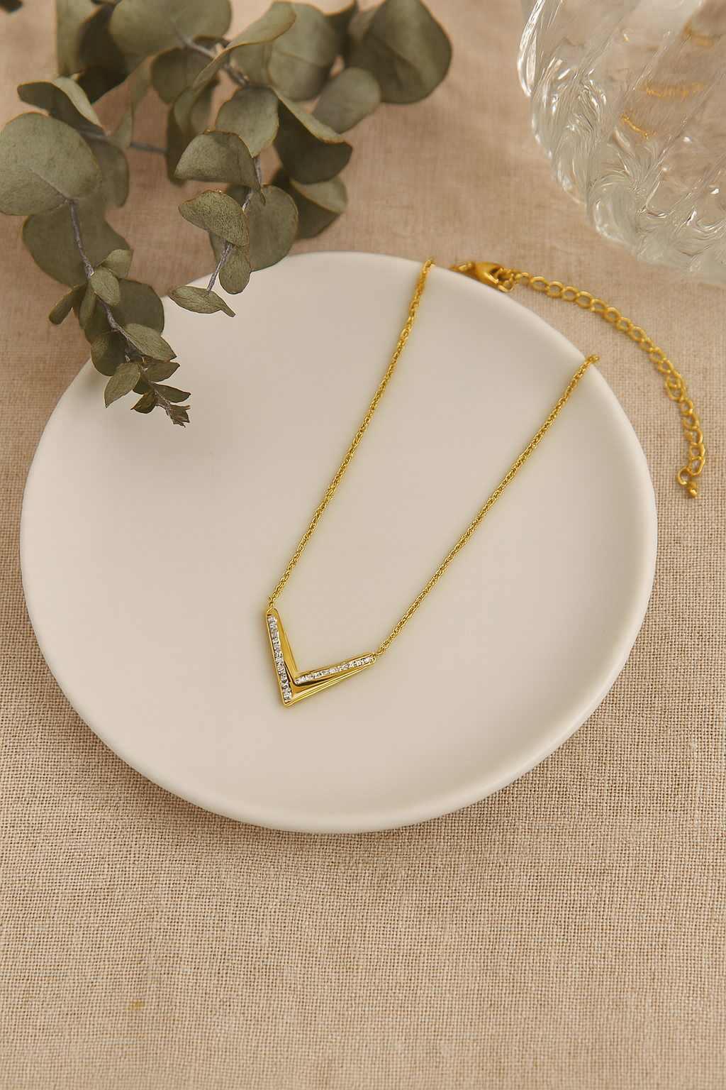 Subtle V Gold Necklace