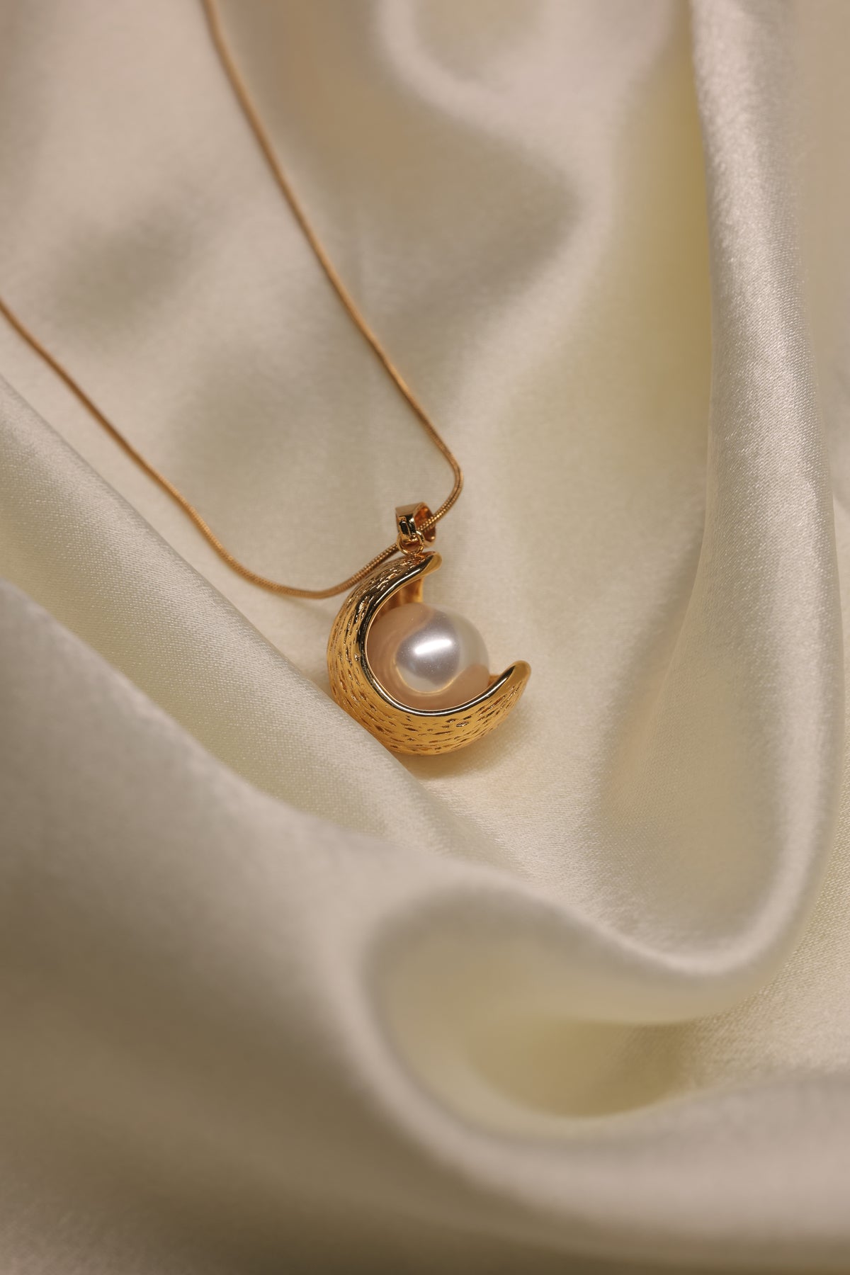 Moonbeam Pearl Necklace